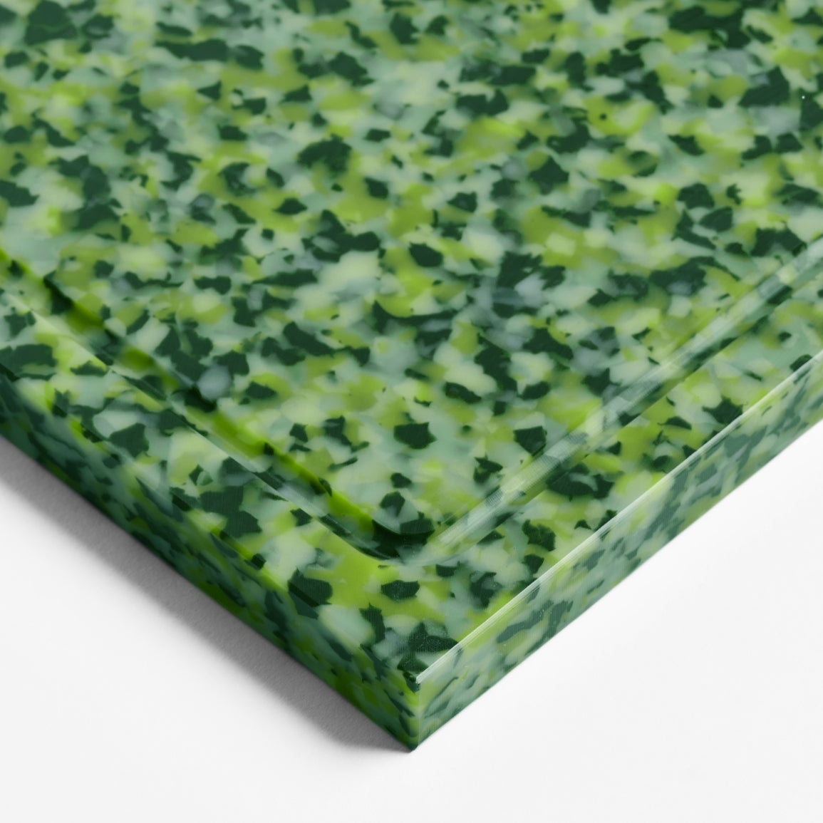 Moss green CHOPIT chopping board featuring juice groove. Colourful chopping board for your kitchen, creative.
